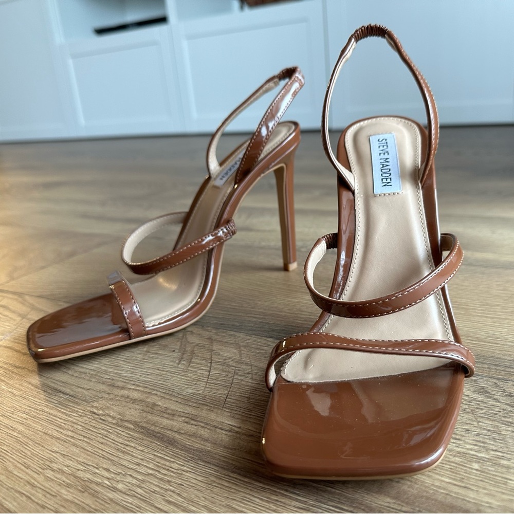 NWOT Brown heel Steve Madden